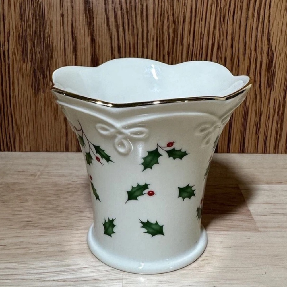 Lenox Christmas Holly Leaf Vase with Gold Trim PLEASE READ